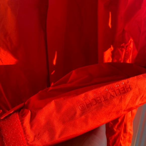 NWOT- HELLY Hansen hooded rain jacket, red, MENS, XL - Picture 11 of 11